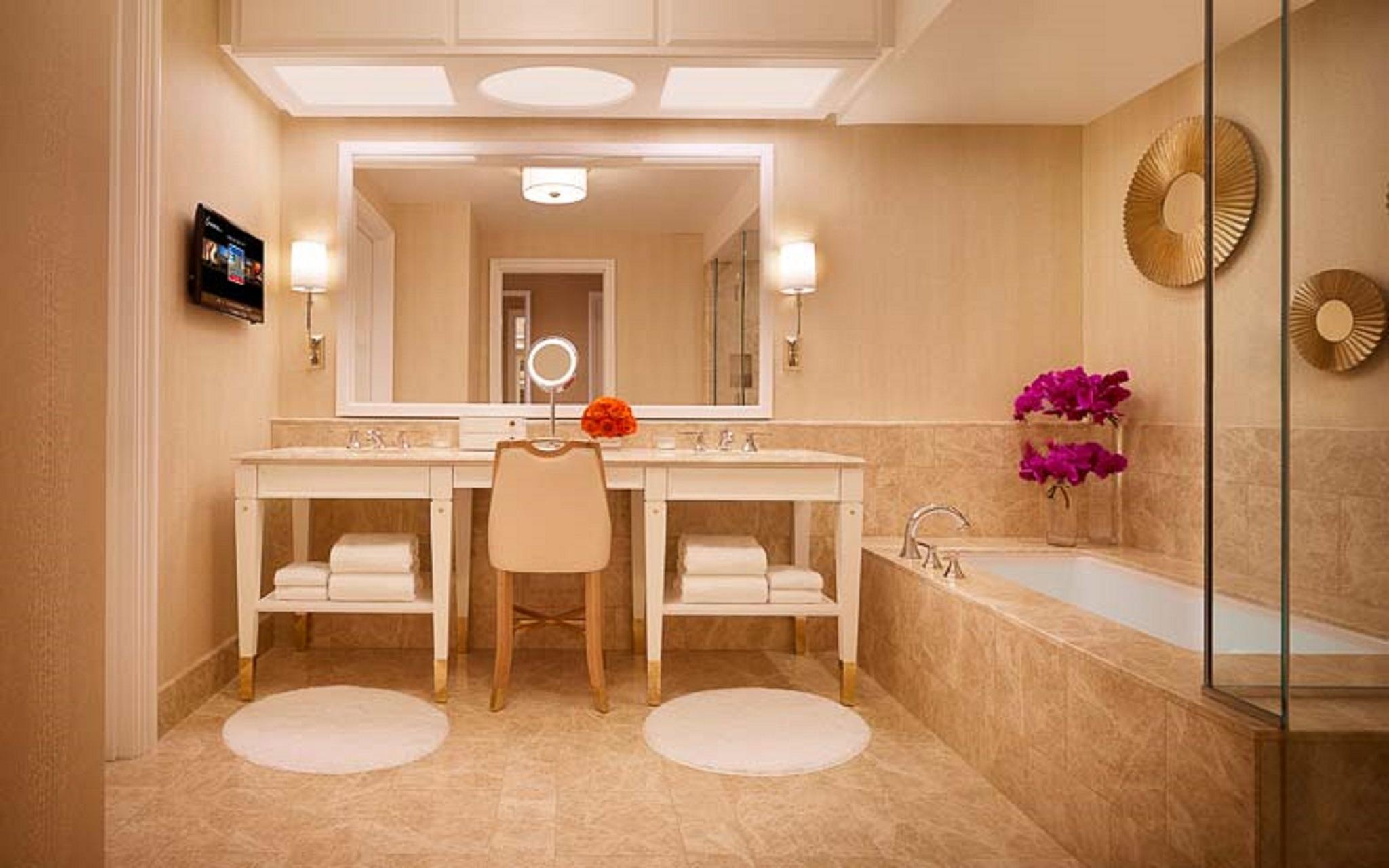 Encore Boston Harbor Everett Екстериор снимка Bathroom