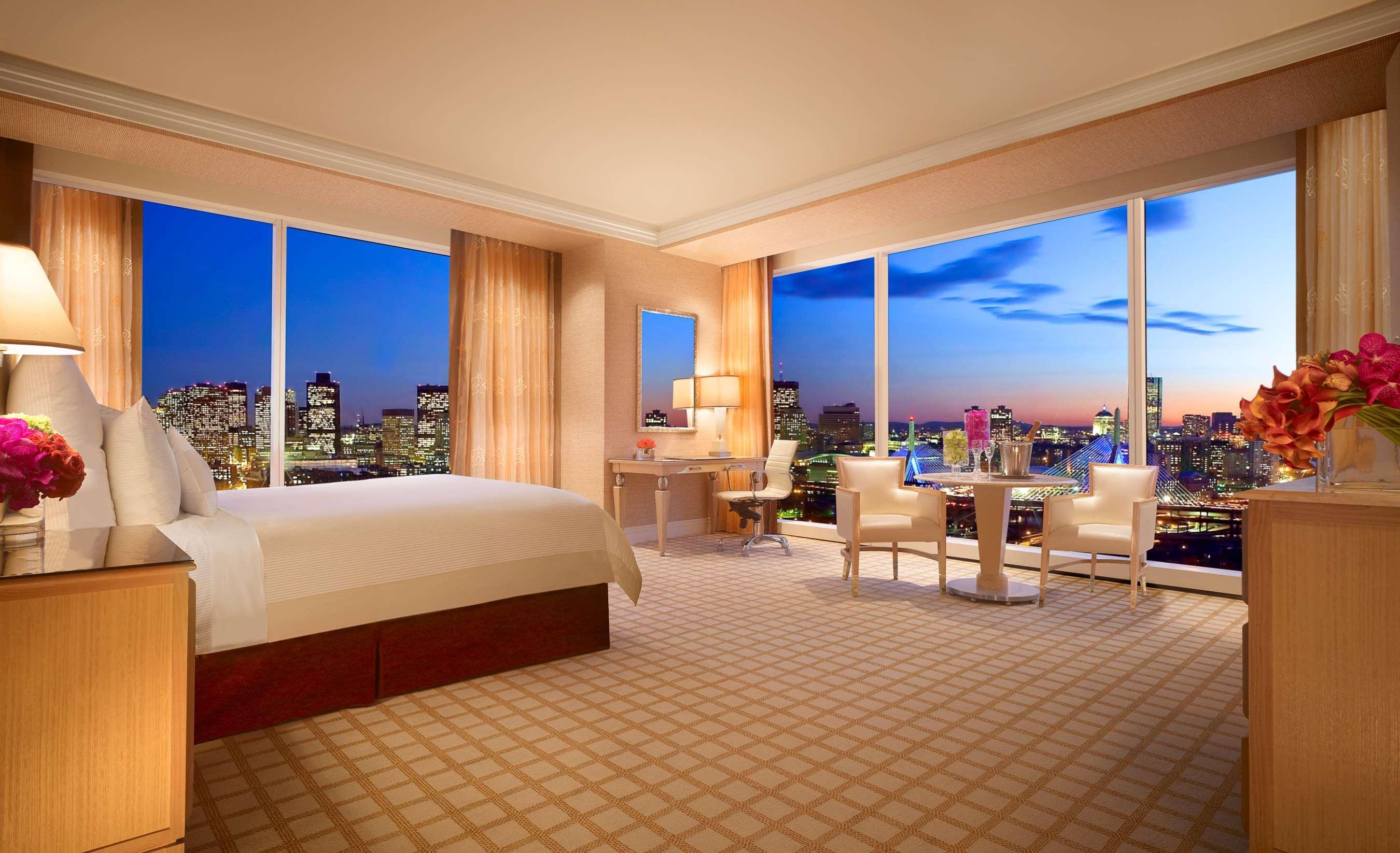 Encore Boston Harbor Everett Екстериор снимка A guest room at the Mandarin Oriental, New York