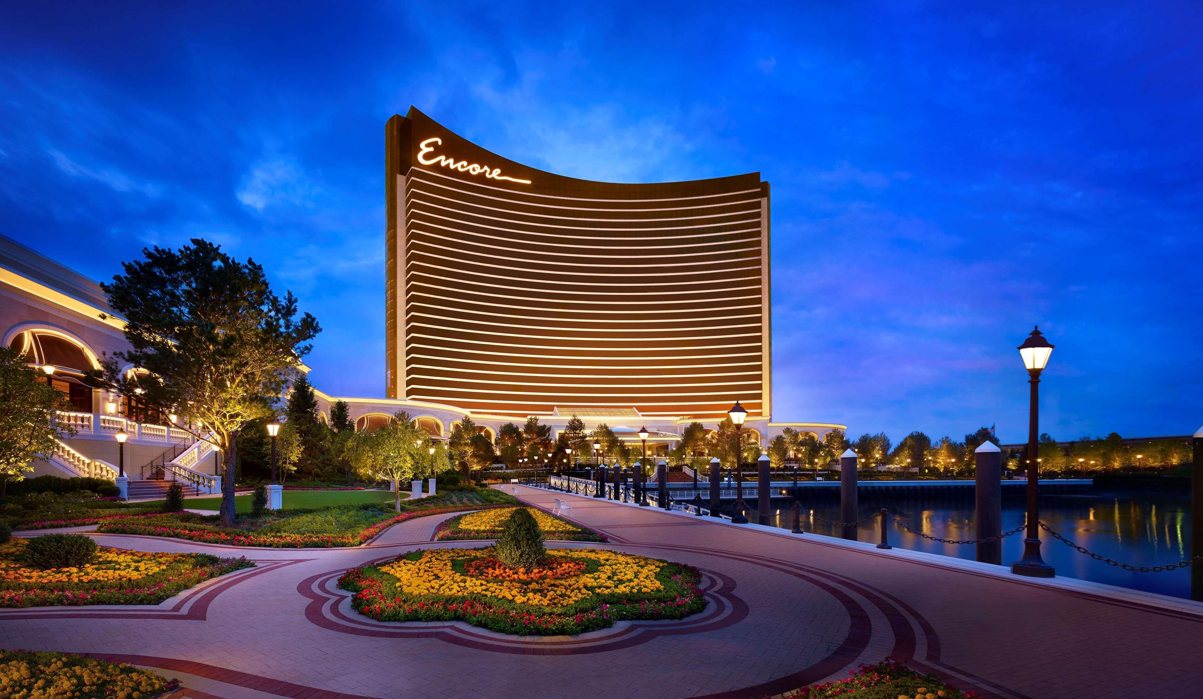 Encore Boston Harbor Everett Екстериор снимка Encore at Wynn Las Vegas