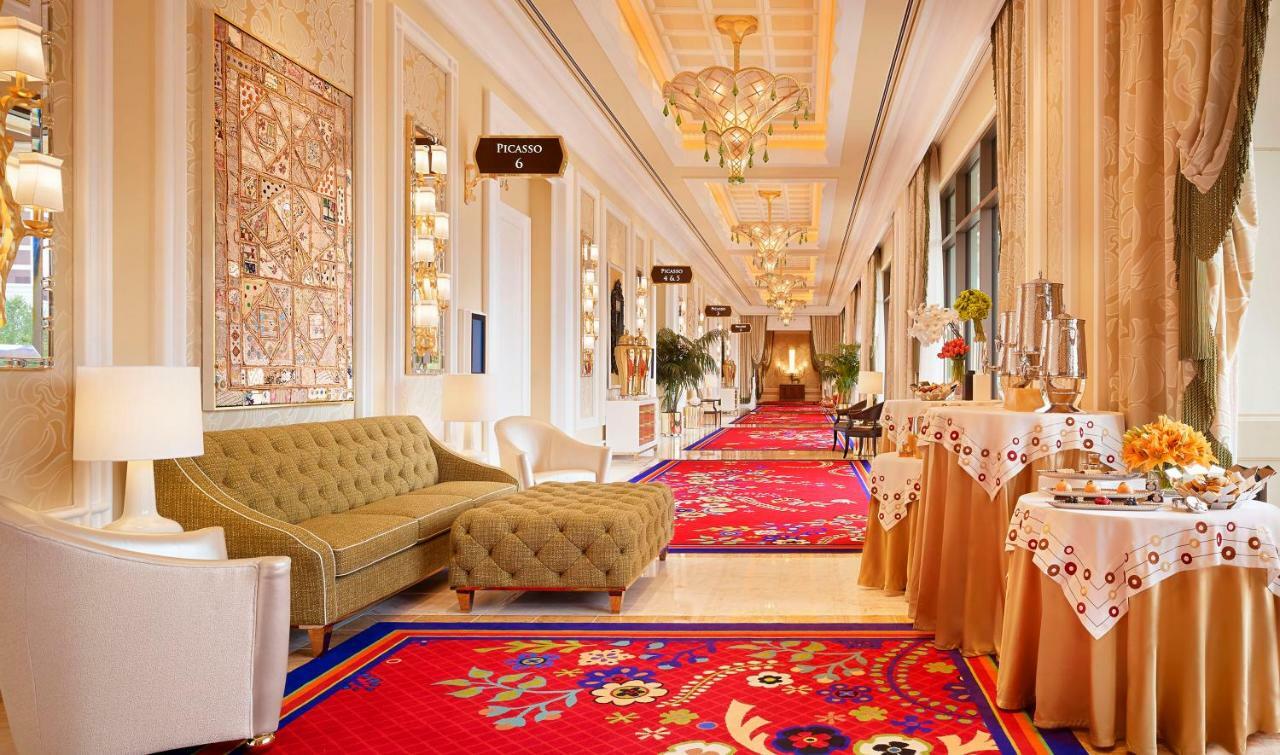 Encore Boston Harbor Everett Екстериор снимка The lobby of the hotel